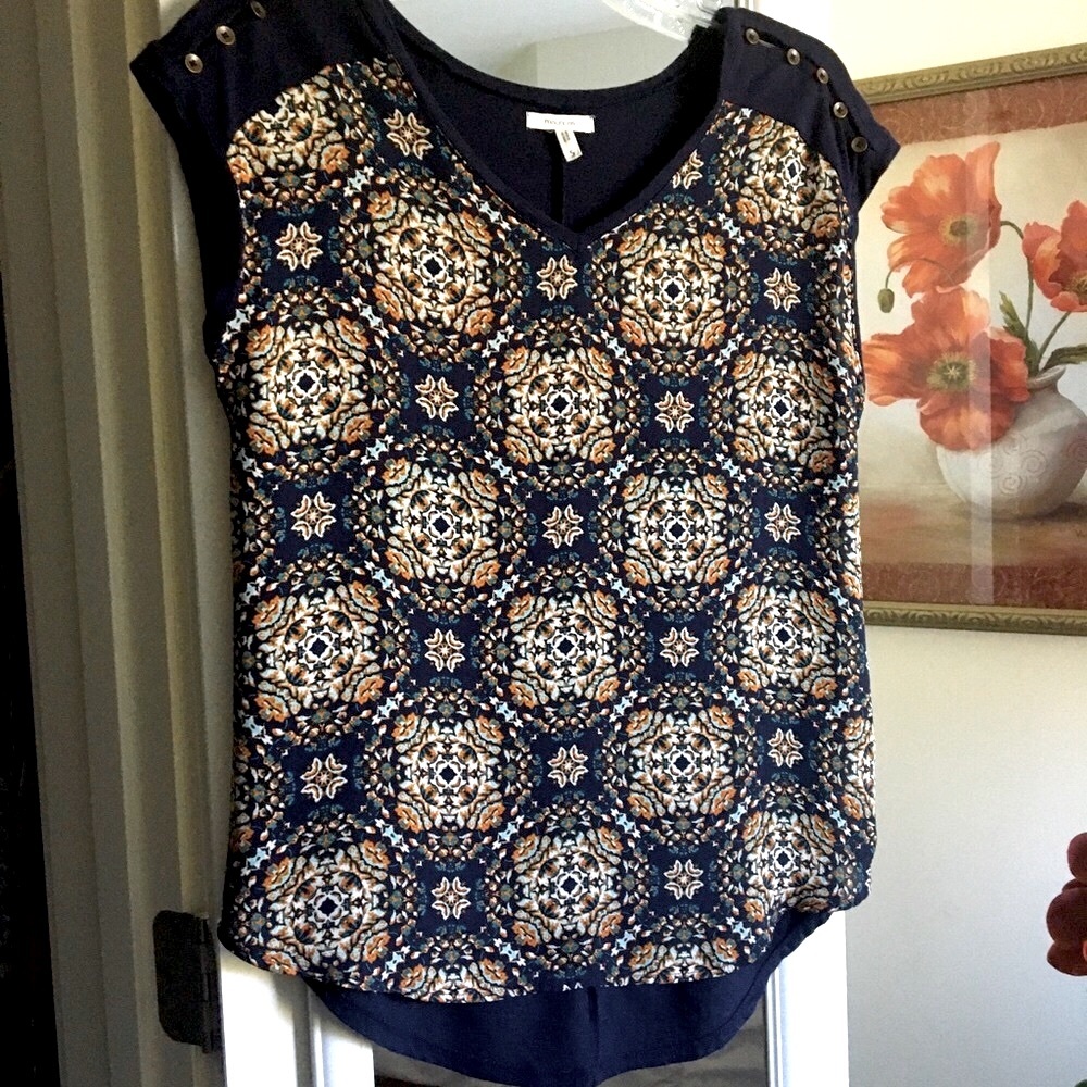 Maurices Geometric Design V-Neck Sleeveless Women Sz S Soft Chiffon and Knit Top